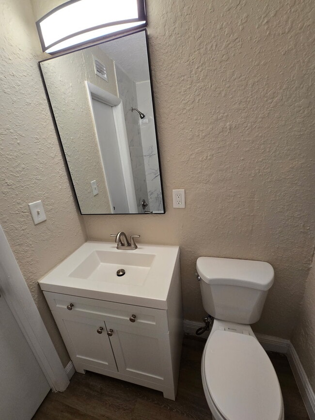 Photo - 1152 W 22nd St Townhome