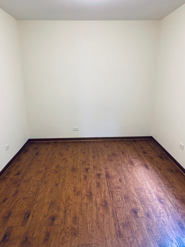 Foto del edificio - 1415 W Oakdale Ave