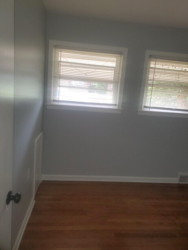 Foto del edificio - 17700 Plainview Ave