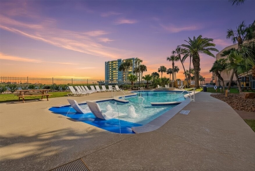 Photo - 9520 SEAWALL BLVD Unit 353