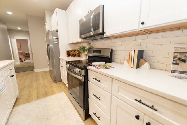 Building Photo - *August 2026* - Newly Built 5 Bed, 5.5 Bath Townhome!