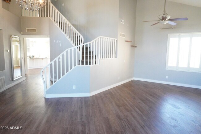 Building Photo - 15410 S 17th Ln