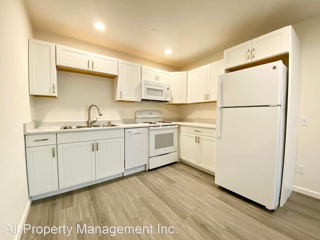 Building Photo - Studio, 1 bath House - 401 Piccadilly Pl # 1