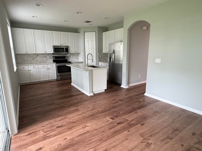 Building Photo - 4370 Legacy Ct