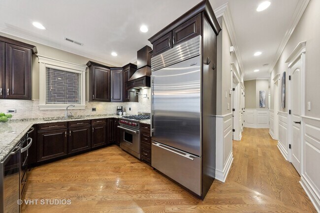 Cocina - 3247 N Clifton Ave