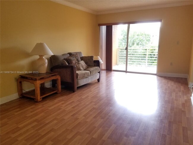 Foto del edificio - 9735 Fontainebleau Blvd