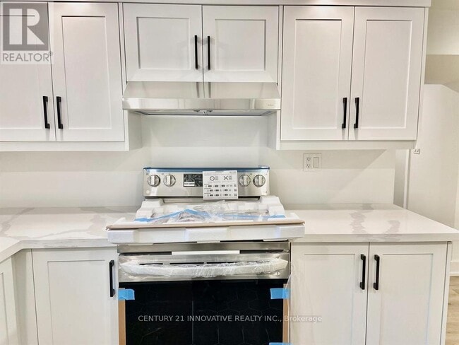 Building Photo - 127 Treeview Dr