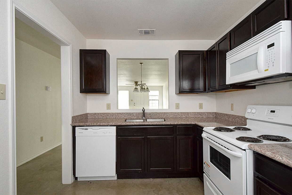 Foto principal - 127 Nottingham Ln