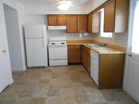 Foto del edificio - 1725 Kim Watt Dr