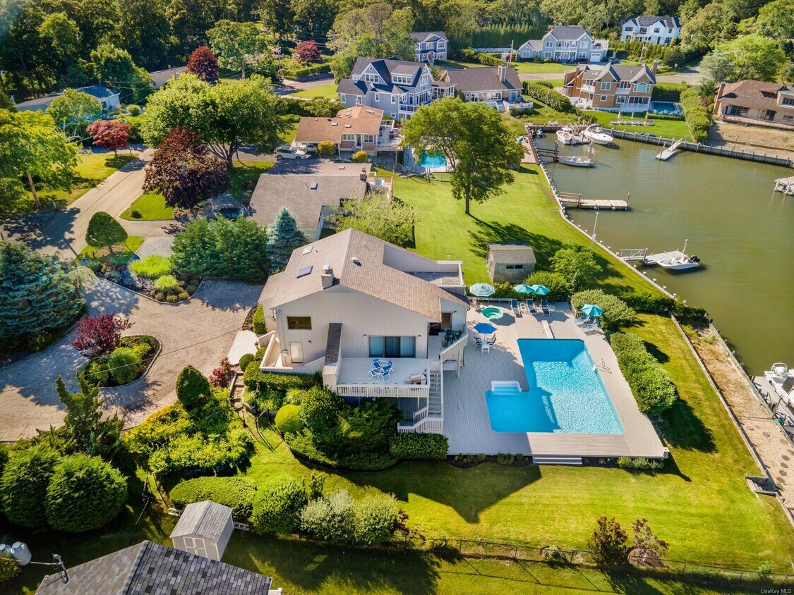 Primary Photo - 71 Romana Dr