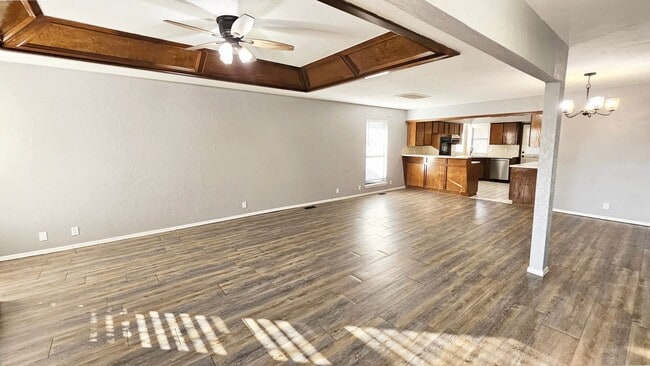 Building Photo - 9005 Tracy Dr