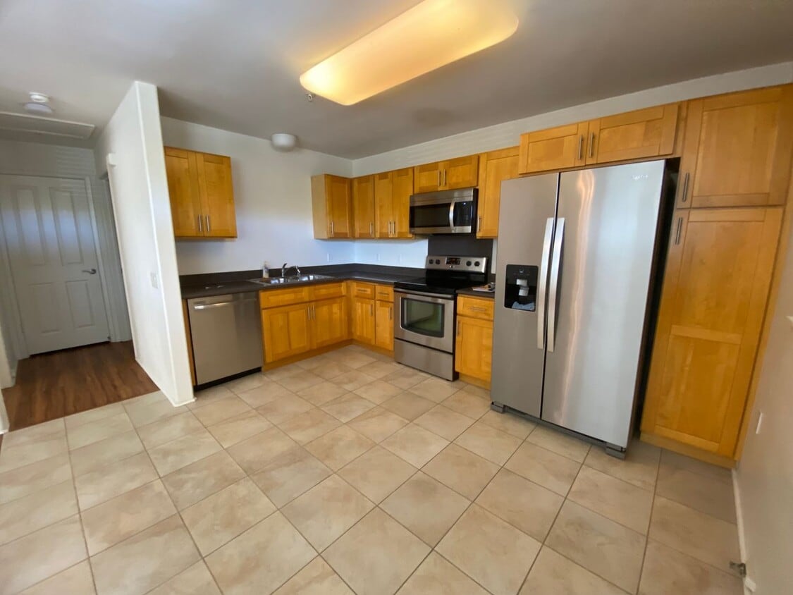 Foto principal - Available Now - 91-1027 Kamaaha Ave, #606