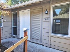 Building Photo - 9032 SW Monterey Pl