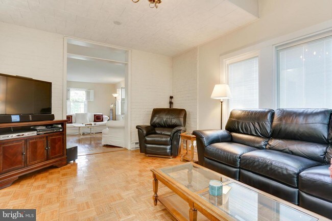 Building Photo - 5122 Fairglen Ln