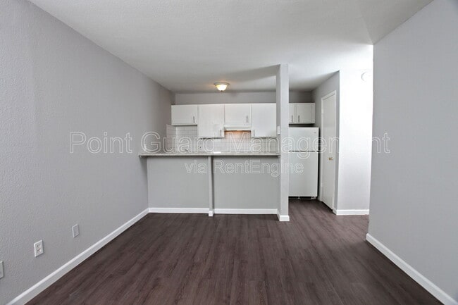 Building Photo - 1226 S Longfellow St