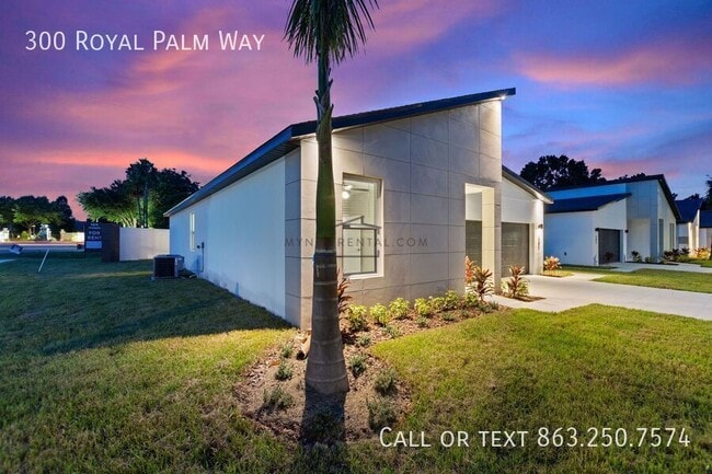 Building Photo - 300 Royal Palm Wy