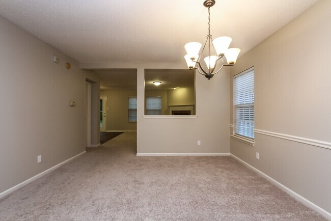 Building Photo - 15007 Redcliff Dr