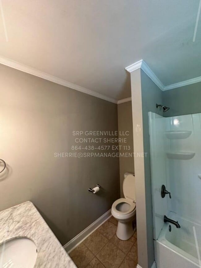 Building Photo - NEW LISTING!! 2-BEDROOM 2-BATH HOME