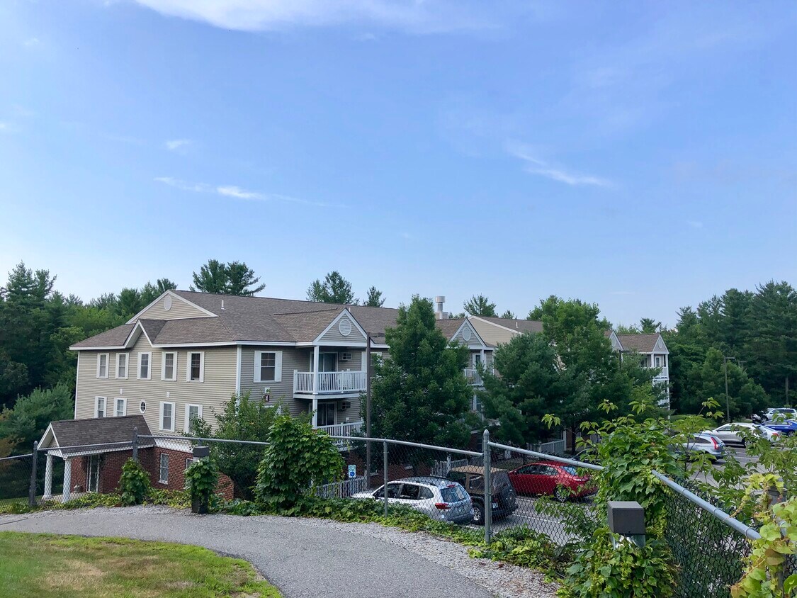 59 Ponemah Hill Rd Unit 1107, Milford, NH 03055 Condo for Rent in