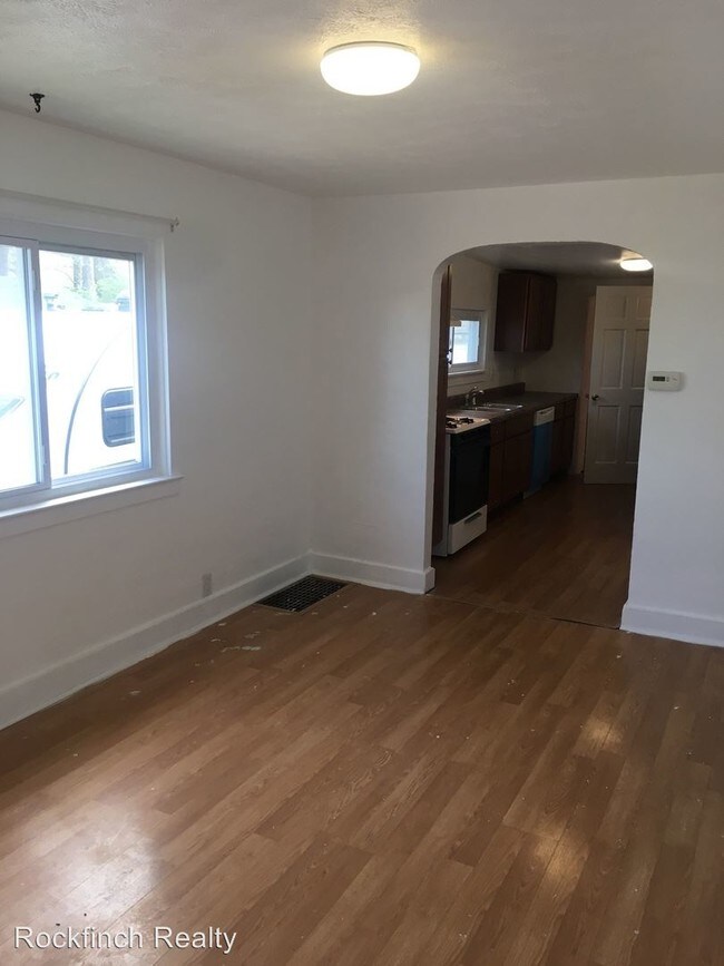 Building Photo - 4 br, 1 bath House - 5038 CARSON AVE SW