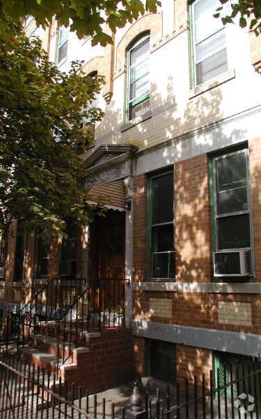 Primary Photo - 1825 Cornelia St