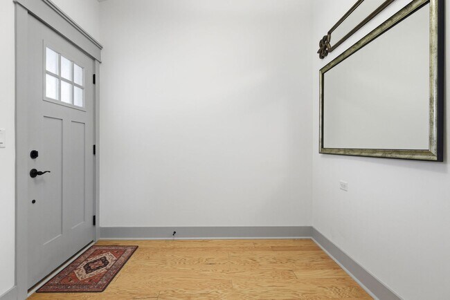 Foto del edificio - Modern & Fully-Furnished 3-Bedroom Home in Arden with Utilities Included