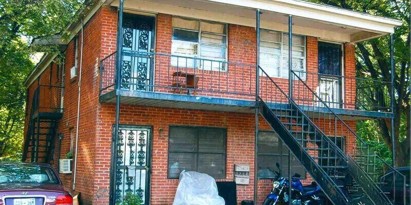Primary Photo - 1627 Barton