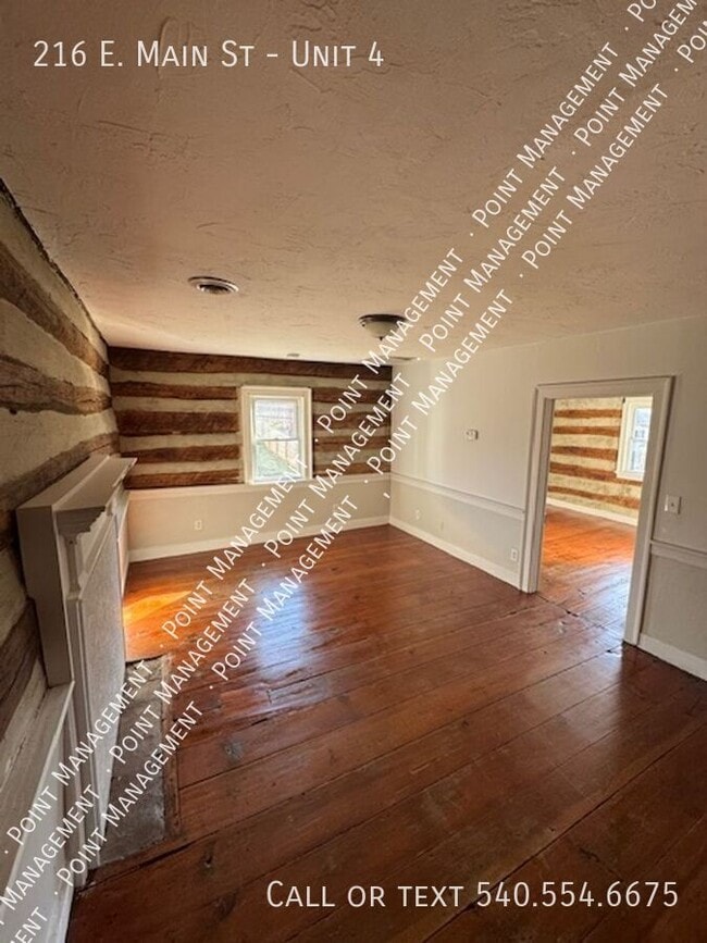 Foto del edificio - 216 E Main St