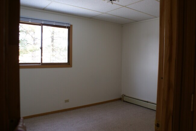 2nd Bedroom - 5508-5513 Normandy St