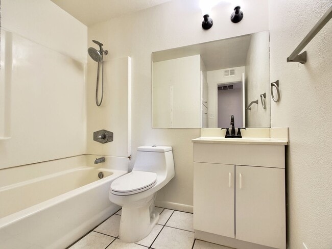 Building Photo - 1913 E El Parque Dr