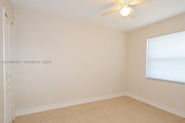 Foto del edificio - 1371 Denlow Ln