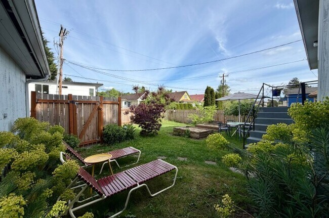 Foto del edificio - Charming 2 Bed 1 Bath in Hillman City!