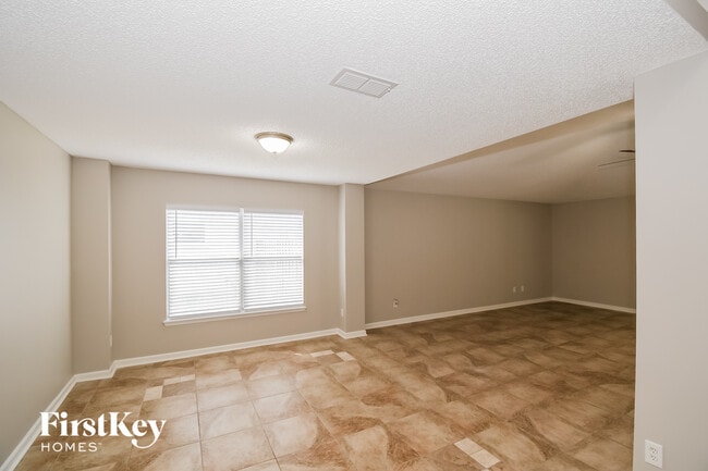 Building Photo - 13990 Summer Breeze Dr