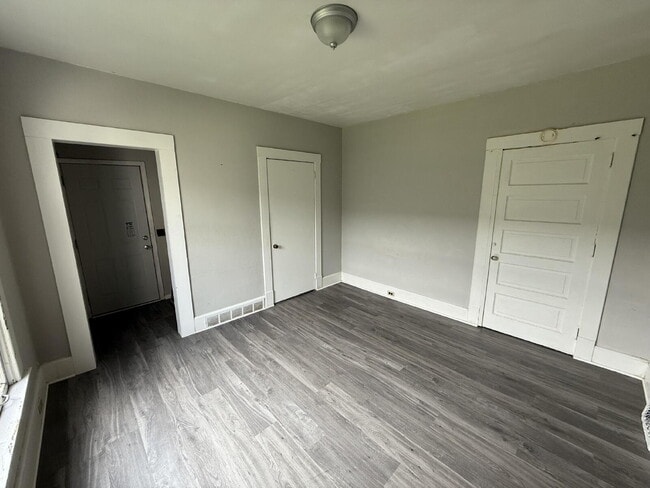 Building Photo - 1BR Main Floor Apartment in Wayland