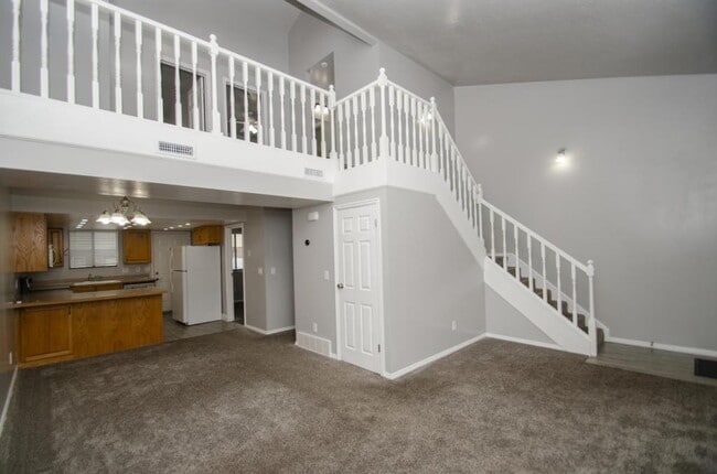 Building Photo - 1113 Country Hills Dr. #D1