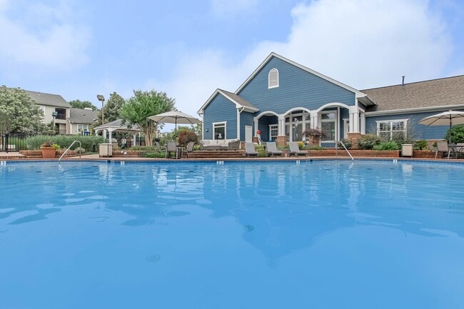 Building Photo - The Brixton at Loudoun