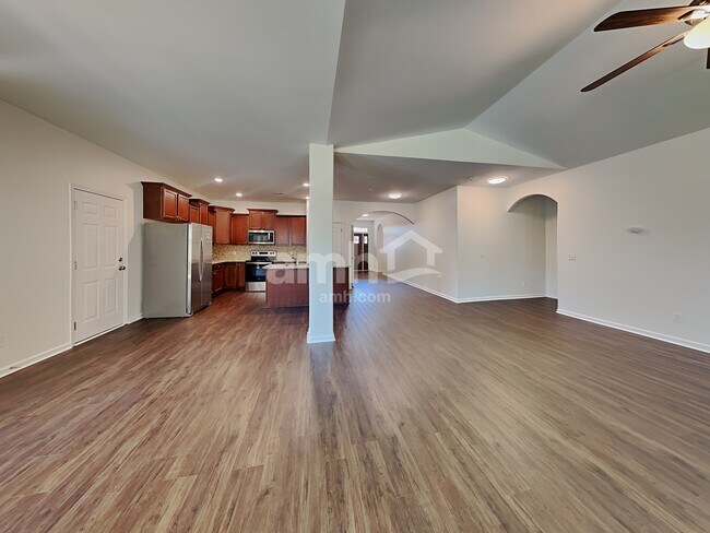 Building Photo - 104 Colewood Place