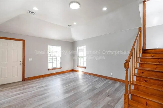 Foto del edificio - 3633 N Youngs Blvd