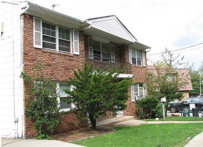 Foto del edificio - 1070 Manor Rd