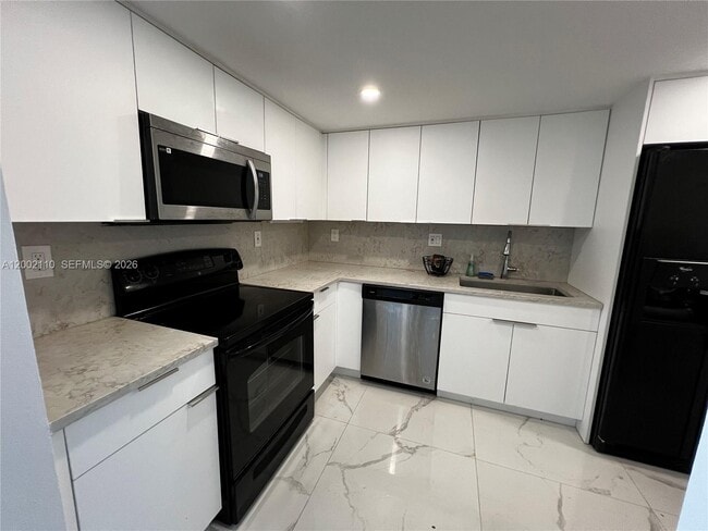 Foto del edificio - 3300 NE 192 St