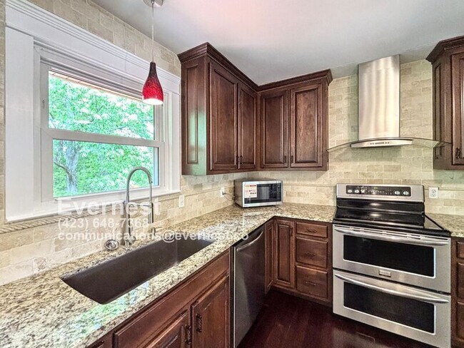 Foto del edificio - 2107 Crown Ct Ln