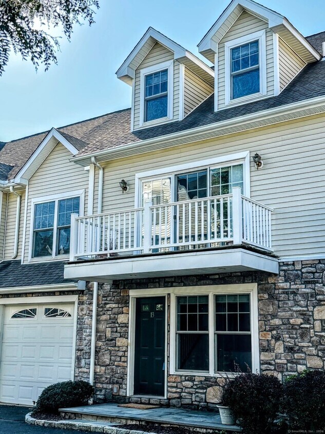 Primary Photo - 39 Maple Tree Ave