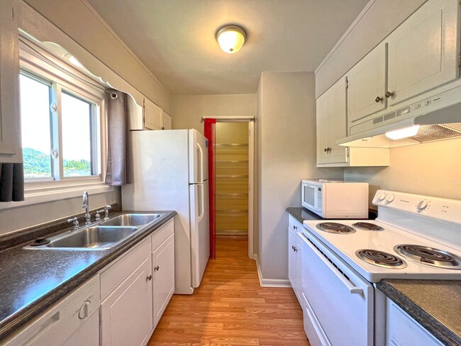 Foto del edificio - Sapphire Manor Condo