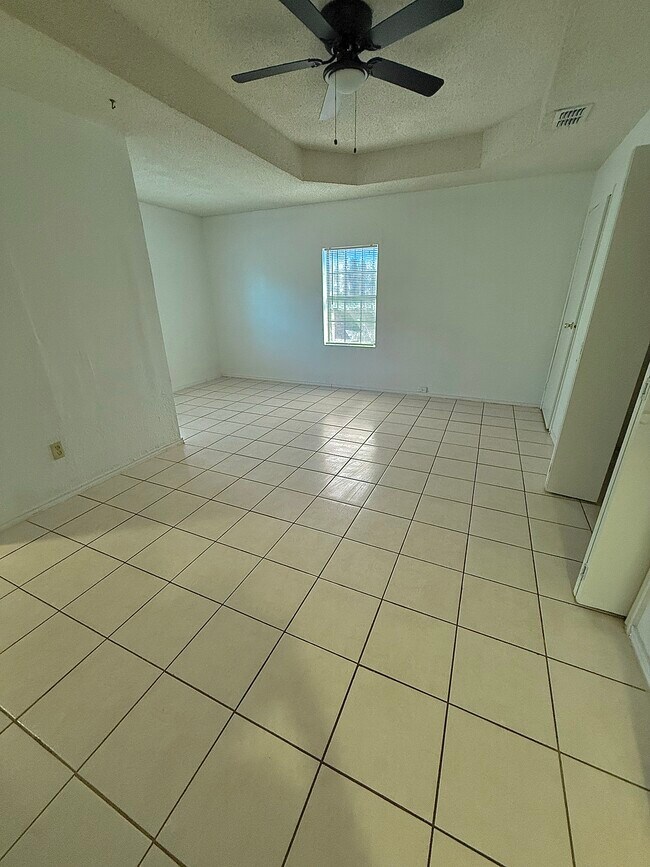 Dormitorio principal - 4101 E Lopez Dr