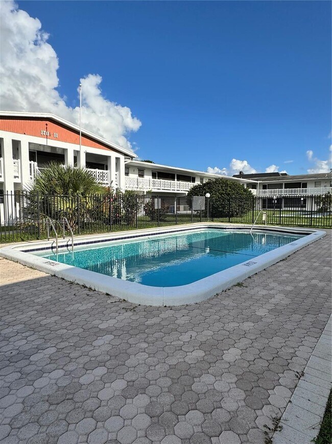 Foto del edificio - 1701 NW 46th Ave