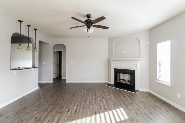 Building Photo - 1214 Heartwood Ave