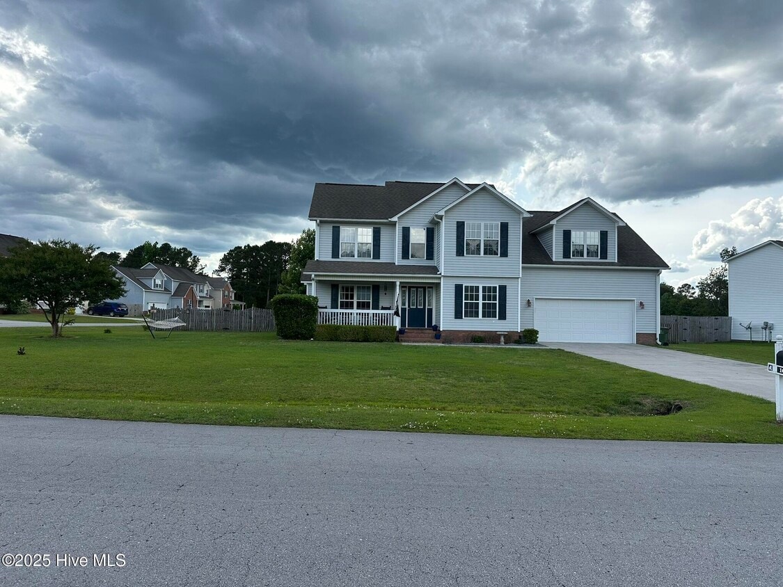 Primary Photo - 103 Louie Ln