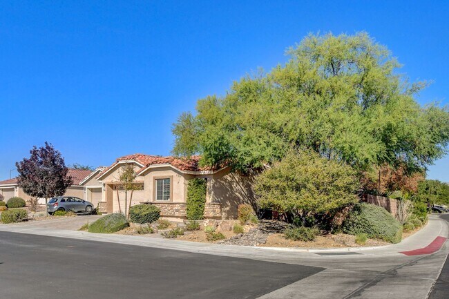 Foto del edificio - Stunning Aliante Single-Story with Casita ...