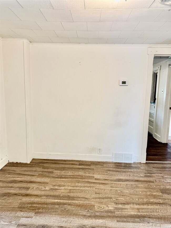 Building Photo - 310 Birdsall St