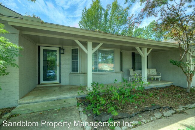 Building Photo - 3 br, 2 bath House - 2918 E 77th Pl S